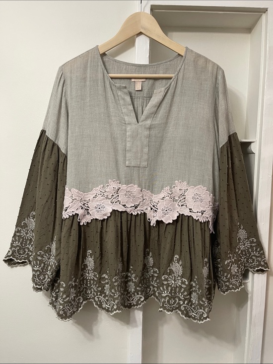 LOGO Lavish Tops - LOGO Lavish Boho Mixed Media Lace Embroidery Tunic Top Gray Olive Green Tiered M
